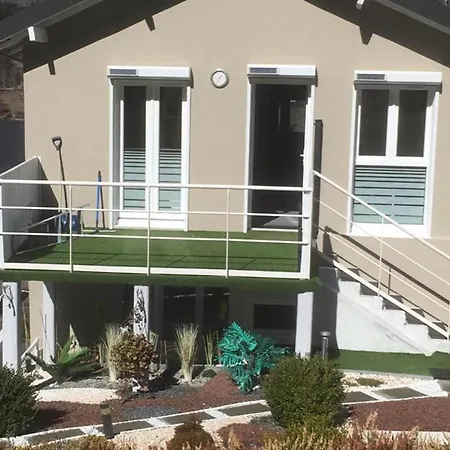 House Sleeps 10 With Free Parking Dom wakacyjny Bourboule