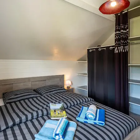 House Sleeps 10 With Free Parking * Bourboule